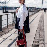 夏天如何穿白衬衫怎么穿才有型?反着穿露美背才性感! 内容图13 女神网-大潮社TV实时追踪属于女人新资讯的综合网站! 夏天如何穿白衬衫怎么穿才有型?反着穿露美背才性感! 最新 图13张