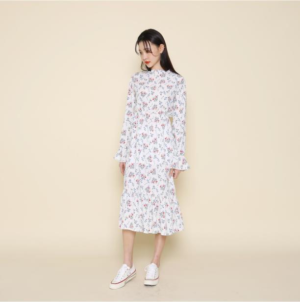 “花”现藏不住的春意!复古碎花春装的减龄穿搭术 内容图3 女神网-大潮社TV实时追踪属于女人新资讯的综合网站! C2.png