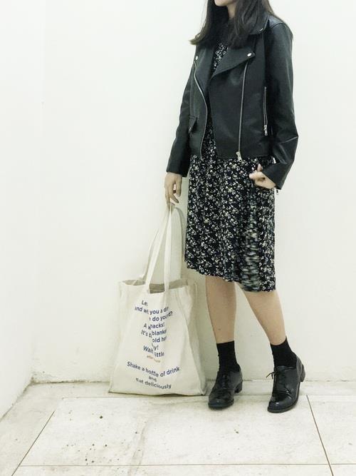 “花”现藏不住的春意!复古碎花春装的减龄穿搭术 内容图7 女神网-大潮社TV实时追踪属于女人新资讯的综合网站! 20170331130111313_500.jpg