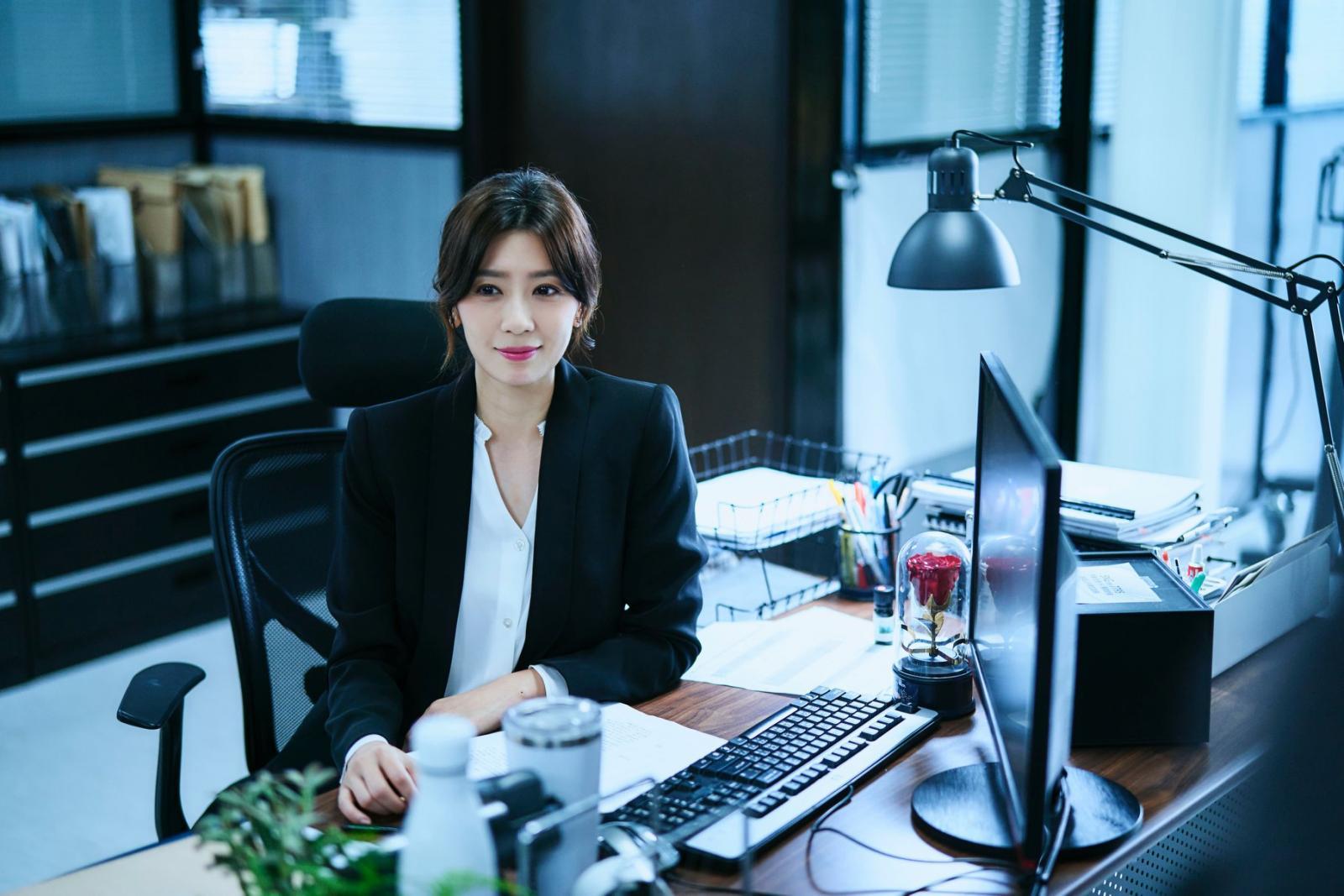 《与恶》女神乔安姐的“白衬衫”高质感穿搭术,以及最爱私服大公开! 内容图3 女神网-大潮社TV实时追踪属于女人新资讯的综合网站! 36063739_2002806176715493_1674693781200306176_o.jpg