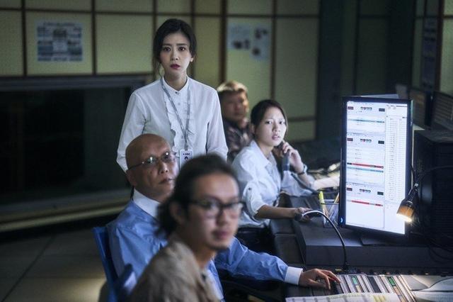 《与恶》女神乔安姐的“白衬衫”高质感穿搭术,以及最爱私服大公开! 内容图4 女神网-大潮社TV实时追踪属于女人新资讯的综合网站! photo(5).jpg