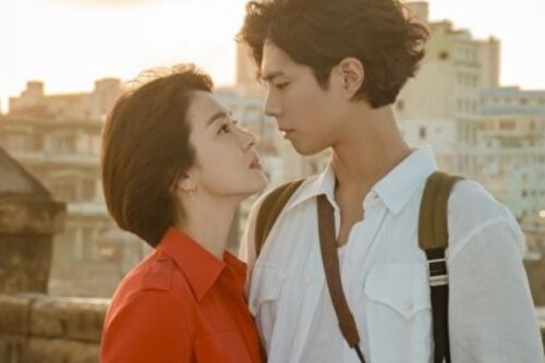 想搏取异性好感，要穿红色衣服？心理研究：“一个迷人的笑容也是关键！”