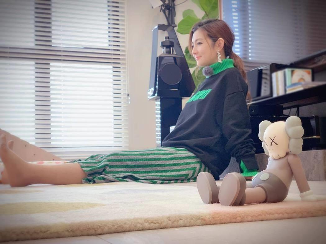 谁没在爱里受过伤!走过离婚低潮 Selina 坦言:“我依旧相信爱情。” 内容图2 女神网-大潮社TV实时追踪属于女人新资讯的综合网站! 谁没在爱里受过伤!走过离婚低潮 Selina 坦言:“我依旧相信爱情。” 女人心事 图2张