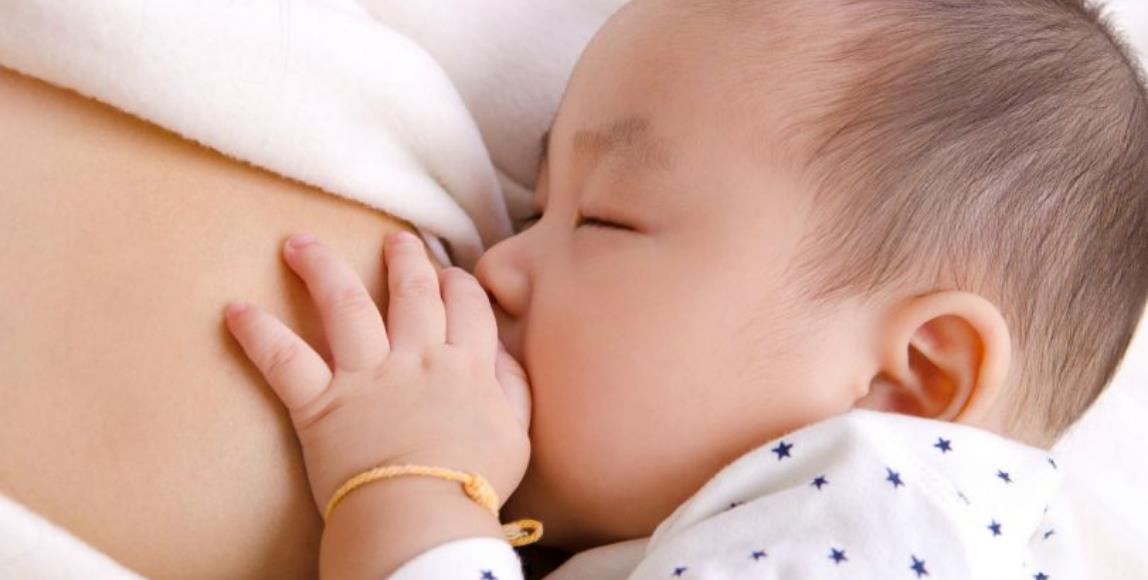 宝宝半夜不睡觉跟喂母乳有关?别再用这 10 大 NG 话语让母奶妈咪崩溃! 内容图1 女神网-大潮社TV实时追踪属于女人新资讯的综合网站! 宝宝半夜不睡觉跟喂母乳有关?别再用这 10 大 NG 话语让母奶妈咪崩溃! 女人心事 图1张