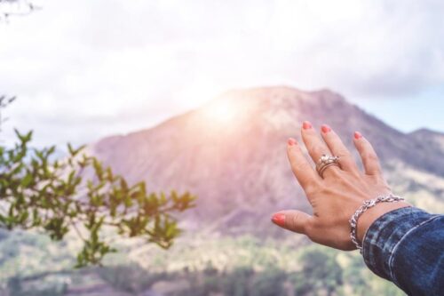 大人的梦境童话：众说纷纭的 30 岁，我只愿做自己的许愿池