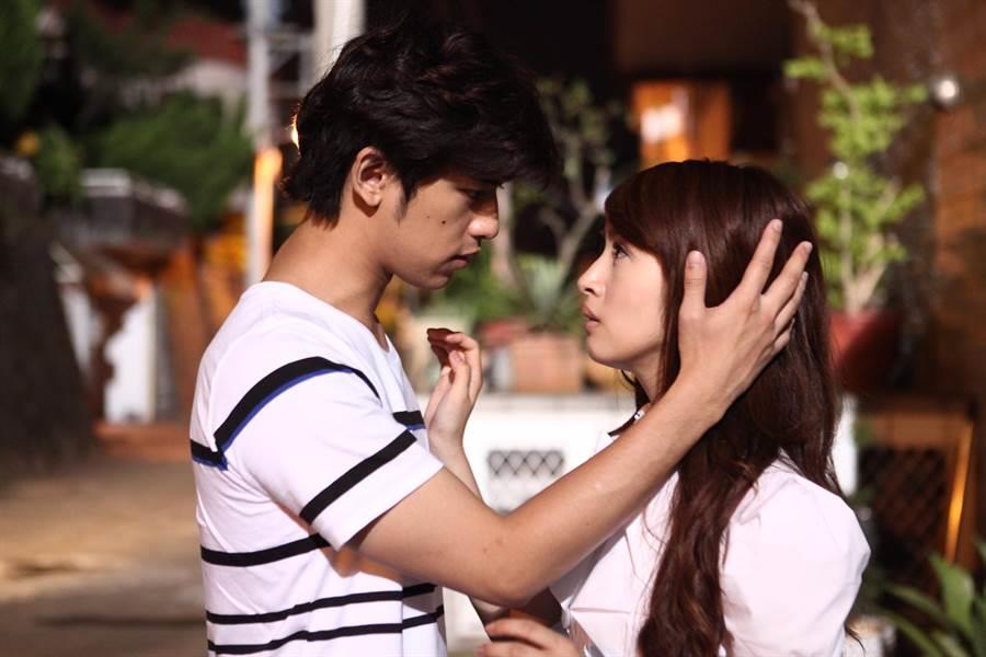 “友达以上,恋人未满。”朋友转为情人困难吗?剖析 3 个关键厘清彼此对关系的定义 内容图4 女神网-大潮社TV实时追踪属于女人新资讯的综合网站! “友达以上,恋人未满。”朋友转为情人困难吗?剖析 3 个关键厘清彼此对关系的定义 女人心事 图4张