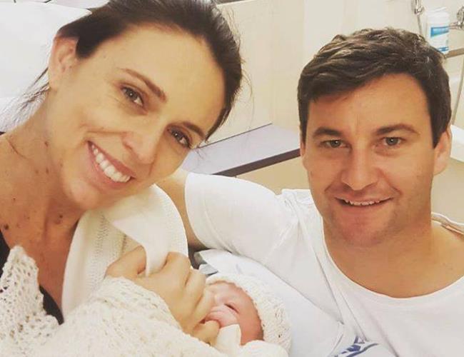 女人成就高会让伴侣不安?维持爱情中的团队合作,别把爱的本质变成是一种负担 内容图5 女神网-大潮社TV实时追踪属于女人新资讯的综合网站! FotoJet - 2019-12-09T143217.333