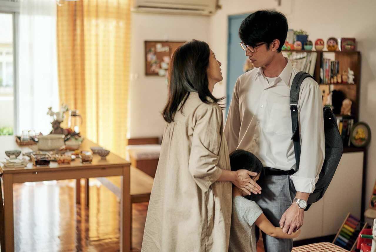 被生活迫成的女汉子,除了坚强别无选择:“无所畏惧是我保护自己的方式” 内容图2 女神网-大潮社TV实时追踪属于女人新资讯的综合网站! MV5BOWFmNThiMWUtM2Q5OC00ZjVjLThiYWYtZDBjMjJiMDVlMjFjXkEyXkFqcGdeQXVyNzI1NzMxNzM@._V1_