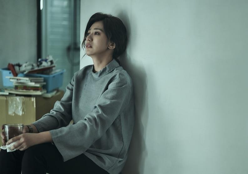 被生活迫成的女汉子,除了坚强别无选择:“无所畏惧是我保护自己的方式” 内容图8 女神网-大潮社TV实时追踪属于女人新资讯的综合网站! MV5BNjAwNWNjOTgtMmZiYi00NTE0LWI2NjMtNTc4MjhlMTM2ZDA1XkEyXkFqcGdeQXVyNDcxMzY3ODg@._V1_