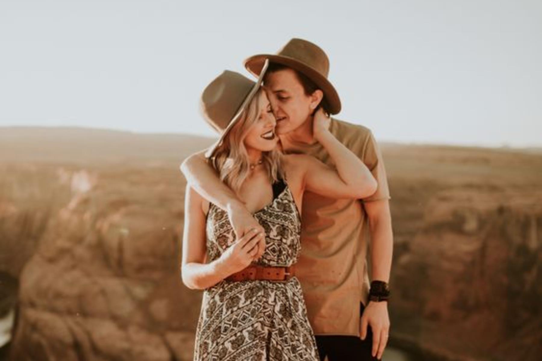 “结婚有比较幸福吗?”面对恼人的催婚关怀,就用这 5 招优雅不动怒地迎击 内容图2 女神网-大潮社TV实时追踪属于女人新资讯的综合网站! FotoJet - 2019-06-25T111724.467.jpg