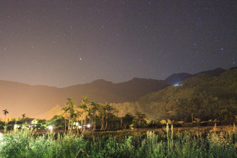 抬首霎那间,世界悄然无声:最贴近银河的环岛之旅,谨记青春年少的疯狂岁月 内容图2 女神网-大潮社TV实时追踪属于女人新资讯的综合网站! 抬首霎那间,世界悄然无声:最贴近银河的环岛之旅,谨记青春年少的疯狂岁月 女人心事 图2张