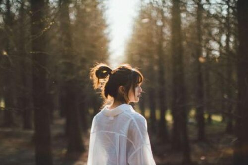 每天练习让自己变得更好：趁单身时提升自我安全感，透过朋友的陪伴改变内在的固执信念