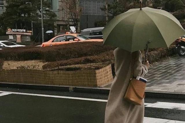 还对前任念念不忘?在内在重整和接受分离中,慢慢脱离悲伤情绪放开想念的感触 内容图2 女神网-大潮社TV实时追踪属于女人新资讯的综合网站! 还对前任念念不忘?在内在重整和接受分离中,慢慢脱离悲伤情绪放开想念的感触 女人心事 图2张