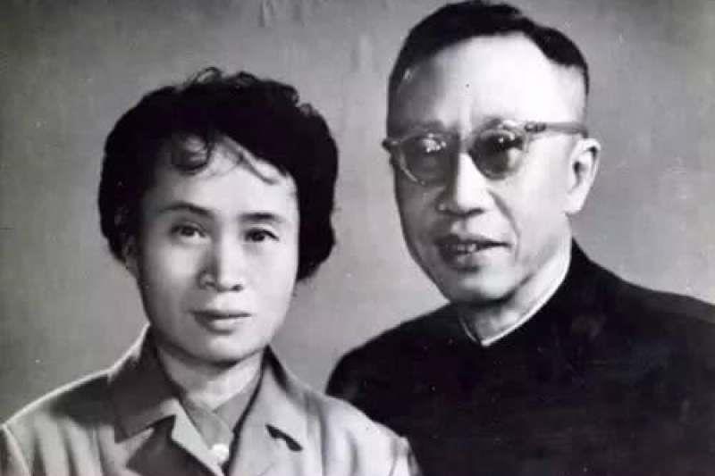 晚清“最美格格”终生苦恋溥仪、一生未嫁:少时未果初恋,让她心中只有他一人 内容图4 女神网-大潮社TV实时追踪属于女人新资讯的综合网站! 晚清“最美格格”终生苦恋溥仪、一生未嫁:少时未果初恋,让她心中只有他一人 女人心事 图4张