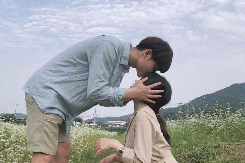 比韩剧还甜蜜!韩国情侣只有彼此的纪念日:忘记这一天真的会让人生气伤心! 内容图3 女神网-大潮社TV实时追踪属于女人新资讯的综合网站! 比韩剧还甜蜜!韩国情侣只有彼此的纪念日:忘记这一天真的会让人生气伤心! 女人心事 图3张