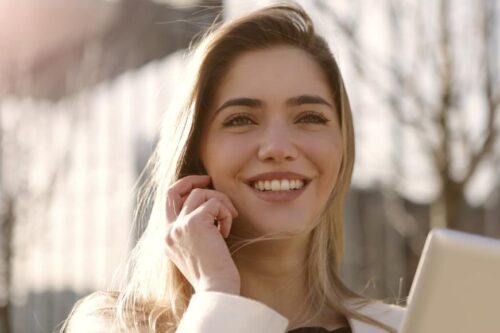 别用害羞内向当借口！面对职场环境，把话说好也是口袋必备的“专业能力”