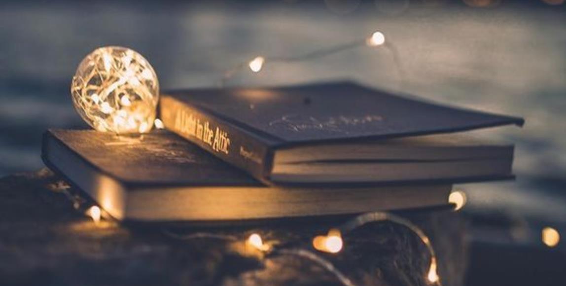 “我们终其一生,都在寻找一个最适合的姿态活着”:从 7 本好书的经典语句中,温柔地覆盖你的一整年 内容图1 女神网-大潮社TV实时追踪属于女人新资讯的综合网站! “我们终其一生,都在寻找一个最适合的姿态活着”:从 7 本好书的经典语句中,温柔地覆盖你的一整年 心灵励志 图1张