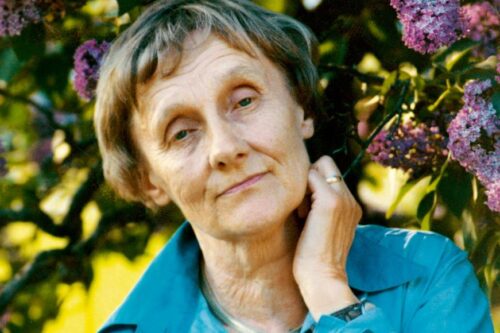 不受世俗束缚就是坏孩子？瑞典女孩跳脱传统框架：“世界因她的叛逆而温暖”