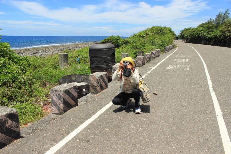 “母亲,愿你安息”:思及小琉球灿蓝的大海,我依然会想起留在彼此相机中我们的回忆 内容图2 女神网-大潮社TV实时追踪属于女人新资讯的综合网站! “母亲,愿你安息”:思及小琉球灿蓝的大海,我依然会想起留在彼此相机中我们的回忆 心灵励志 图2张