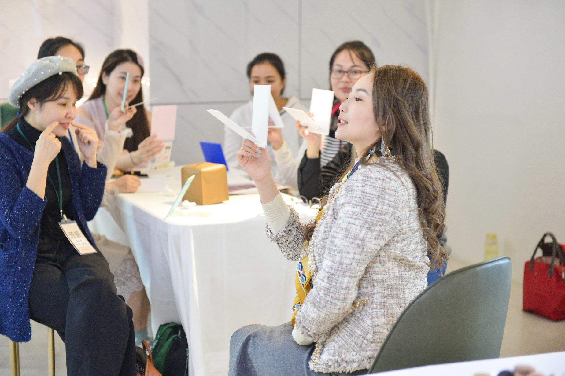 新的一年从“勇气”出发:成长的路上,从行动的那刻起,便已是突破! 内容图3 女神网-大潮社TV实时追踪属于女人新资讯的综合网站! 新的一年从“勇气”出发:成长的路上,从行动的那刻起,便已是突破! 心灵励志 图3张