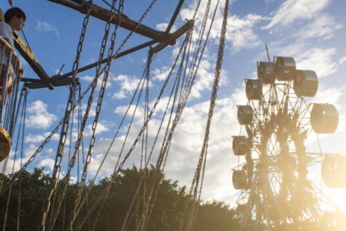 至少我们曾经存在过：让每一次的快门、每一趟的旅程，成为纪念自我足迹化作永恒意义