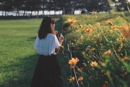 《现代爱情》书评：真实感情中的光怪陆离，在摩登爱情中探索爱的形式