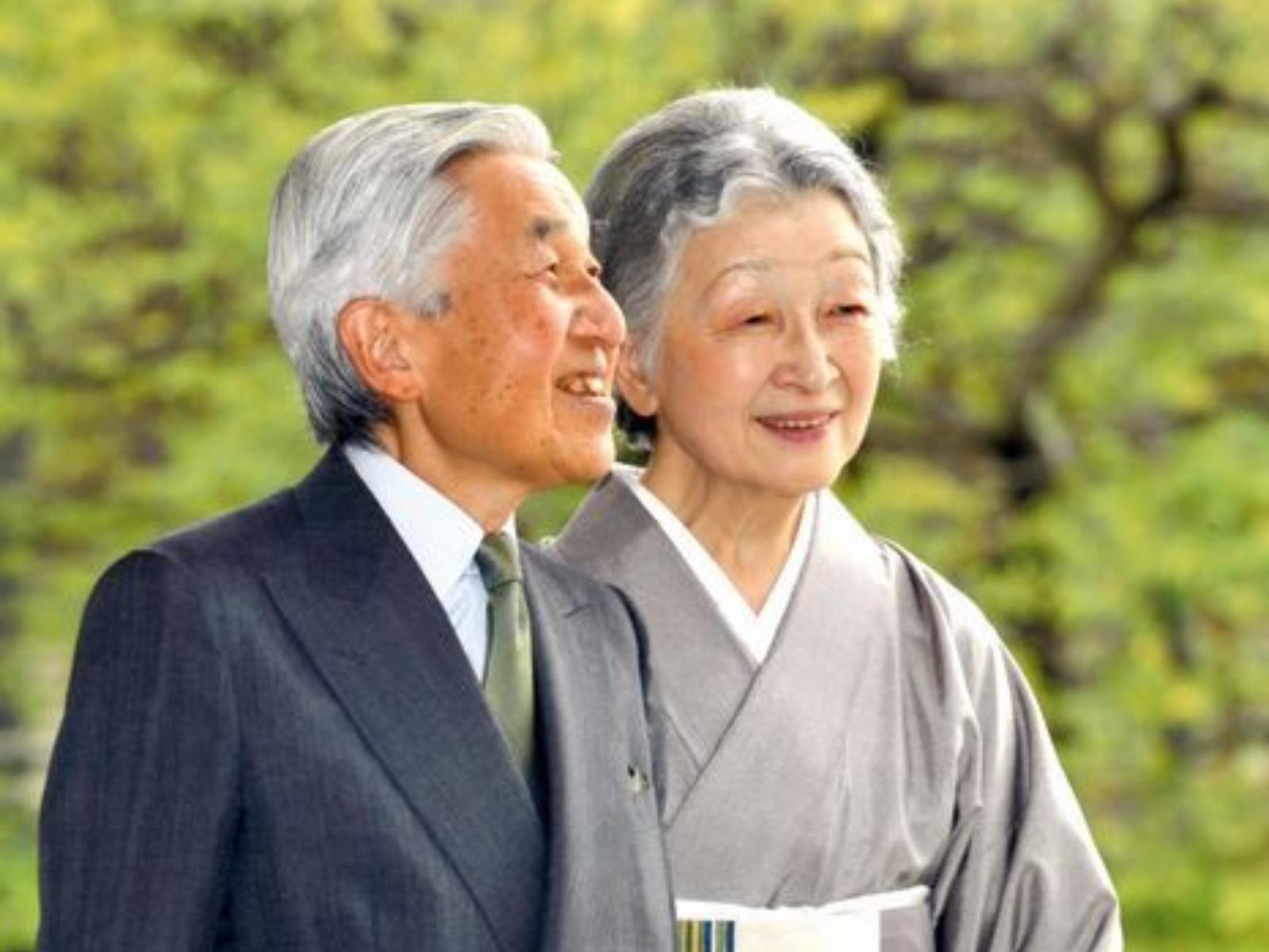 日版灰姑娘:结缘于一场网球邂逅,明仁天皇 & 首位平民皇后美智子携手 60 年的浪漫佳话 内容图5 女神网-大潮社TV实时追踪属于女人新资讯的综合网站! FotoJet (78).jpg