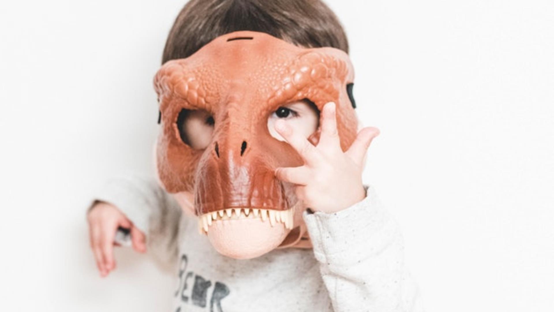 【家暴迷云】什么样的人,会对自己的亲生孩子做出这种事?从电影的全知角度正视过去的创伤记忆 内容图4 女神网-大潮社TV实时追踪属于女人新资讯的综合网站! FotoJet (2).jpg