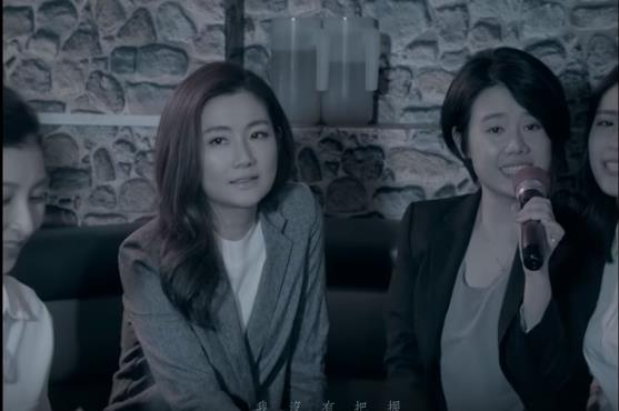 句句唱到心坎里!结束一段感情时,这 8 首经典歌曲陪我们度过一次次的痛彻心扉与成长 内容图9 女神网-大潮社TV实时追踪属于女人新资讯的综合网站! 句句唱到心坎里!结束一段感情时,这 8 首经典歌曲陪我们度过一次次的痛彻心扉与成长 影视娱乐 图9张