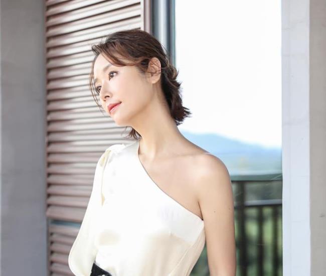 总是旁观者清当局者迷?参考女星们的爱情交战守则,仔细审视自己在爱里的盲点 内容图5 女神网-大潮社TV实时追踪属于女人新资讯的综合网站! FotoJet - 2019-11-07T170244.417