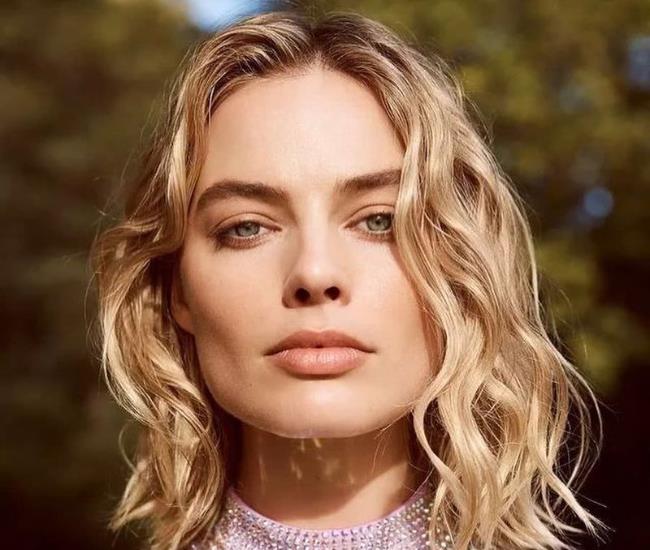 为争取女性权益成立制片公司:《自杀突击队》小丑女玛格罗比:“我确实很漂亮,但我也很有能力。” 内容图4 女神网-大潮社TV实时追踪属于女人新资讯的综合网站! FotoJet - 2019-10-25T164545.120