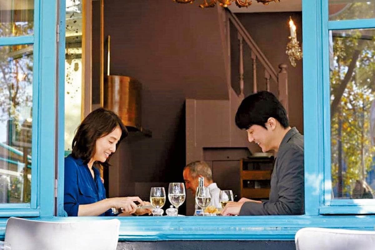 错过是为了再相遇!《日间演奏会散场时》献给成熟大人追求爱的勇气:未来也有改变过去的可能 内容图2 女神网-大潮社TV实时追踪属于女人新资讯的综合网站! 01