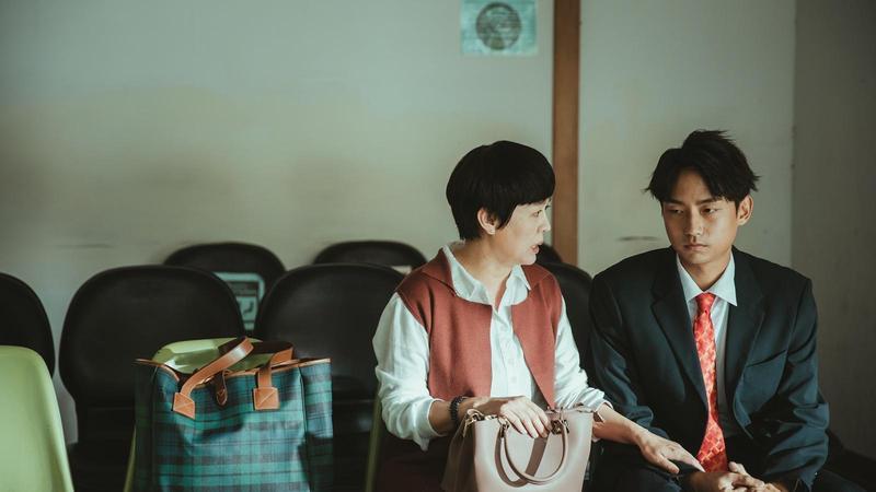 《若是一个人》是享受还是悲哀?透过 6 个角色的情绪转折,抚慰寂寞之人的心 内容图6 女神网-大潮社TV实时追踪属于女人新资讯的综合网站! 20200509153847-51c516c10b0ae1aae2c873decdb4df82-mobile