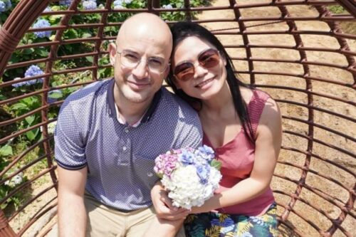 面对酸民批评，吴凤夫妇高 EQ 回应：“我们不需中乐透，从结婚那刻起就中了人生最大奖了！”