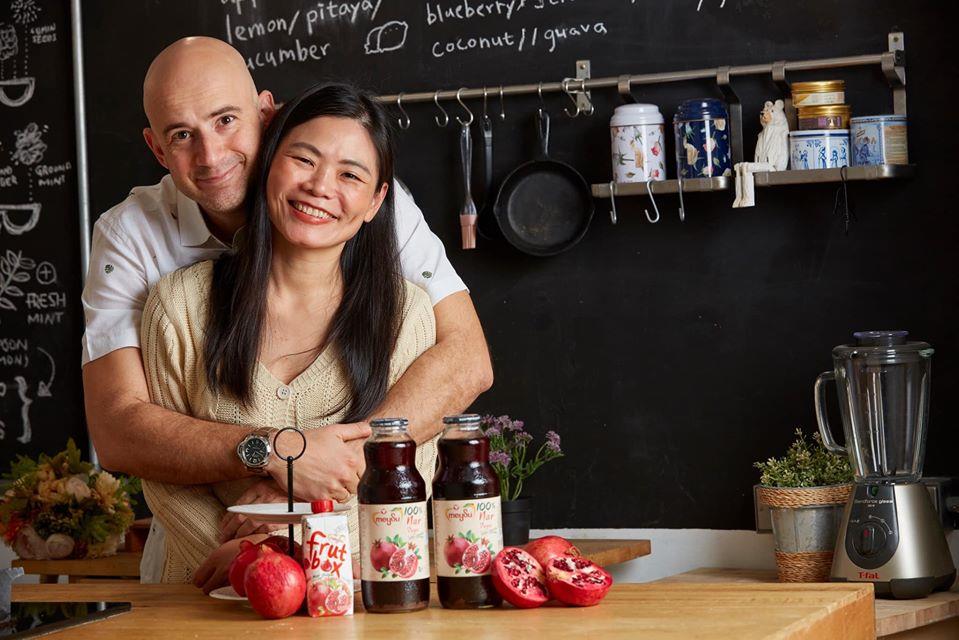 面对酸民批评,吴凤夫妇高 EQ 回应:“我们不需中乐透,从结婚那刻起就中了人生最大奖了!” 内容图2 女神网-大潮社TV实时追踪属于女人新资讯的综合网站! 95259263_10157095993161961_4718119109068324864_o