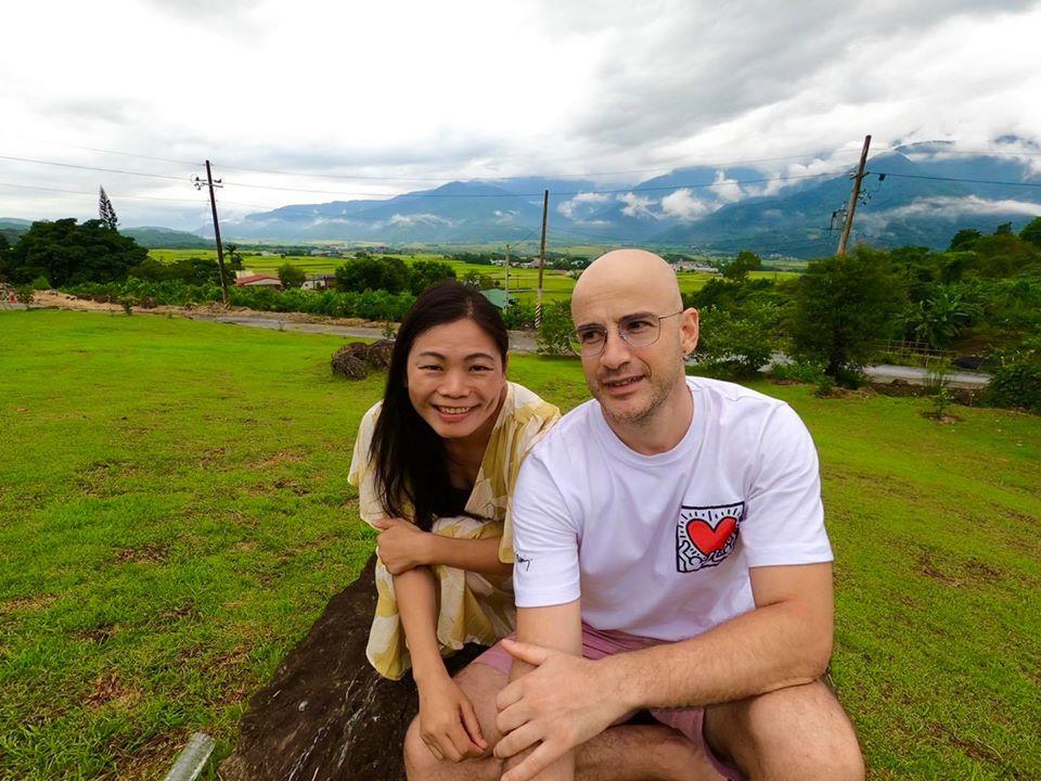 面对酸民批评,吴凤夫妇高 EQ 回应:“我们不需中乐透,从结婚那刻起就中了人生最大奖了!” 内容图3 女神网-大潮社TV实时追踪属于女人新资讯的综合网站! 102438516_10157196170741961_4911816528745315973_o