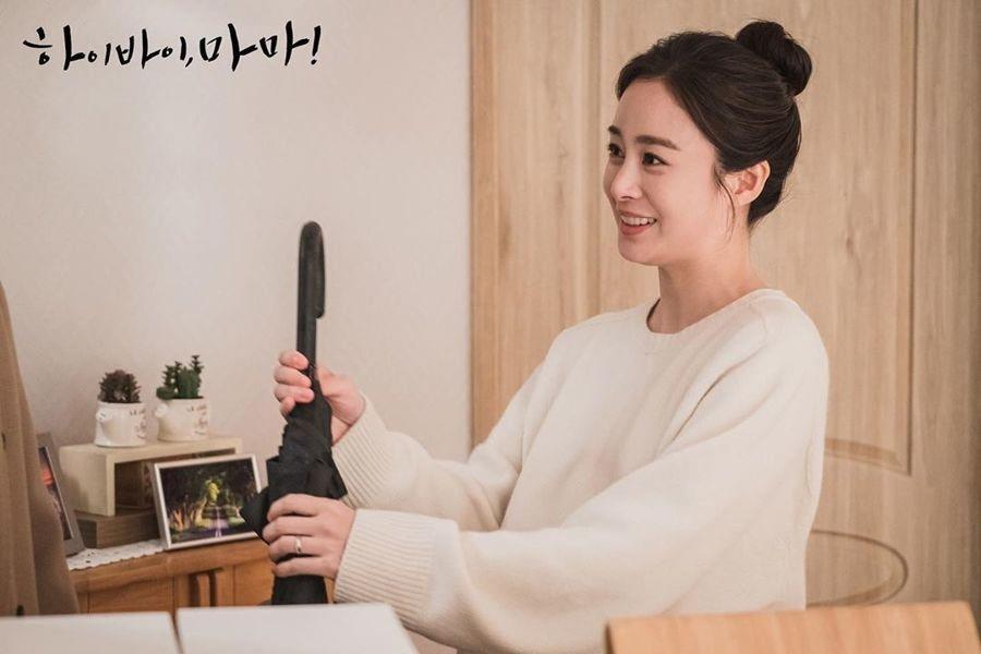 一窥金泰希《哈啰掰掰,我是鬼妈妈》造型,揭开成功“减龄”的秘密 内容图4 女神网-大潮社TV实时追踪属于女人新资讯的综合网站! pG_xQv2bIOpu0DCiGtxtFMoJ1ZhmvG3qyo-j2MqPo9g