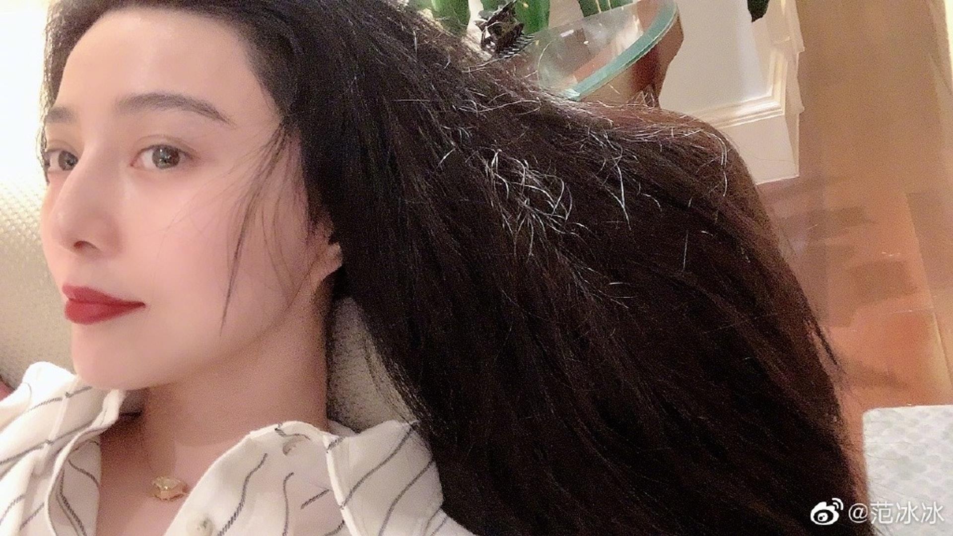 25 岁后白发窜出、发际线越来越高?39 岁冻龄女神范冰冰,亲身分享独家护发秘诀 内容图2 女神网-大潮社TV实时追踪属于女人新资讯的综合网站! 25 岁后白发窜出、发际线越来越高?39 岁冻龄女神范冰冰,亲身分享独家护发秘诀 健康养生 图2张