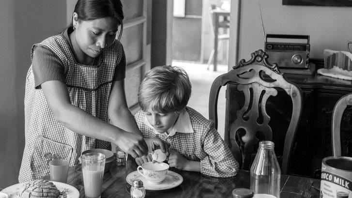 黑白画面中的奥斯卡──《罗马》:宁静深邃的镜头艺术,看见时代女性的成长与突破 内容图2 女神网-大潮社TV实时追踪属于女人新资讯的综合网站! 黑白画面中的奥斯卡──《罗马》:宁静深邃的镜头艺术,看见时代女性的成长与突破 影视娱乐 图2张