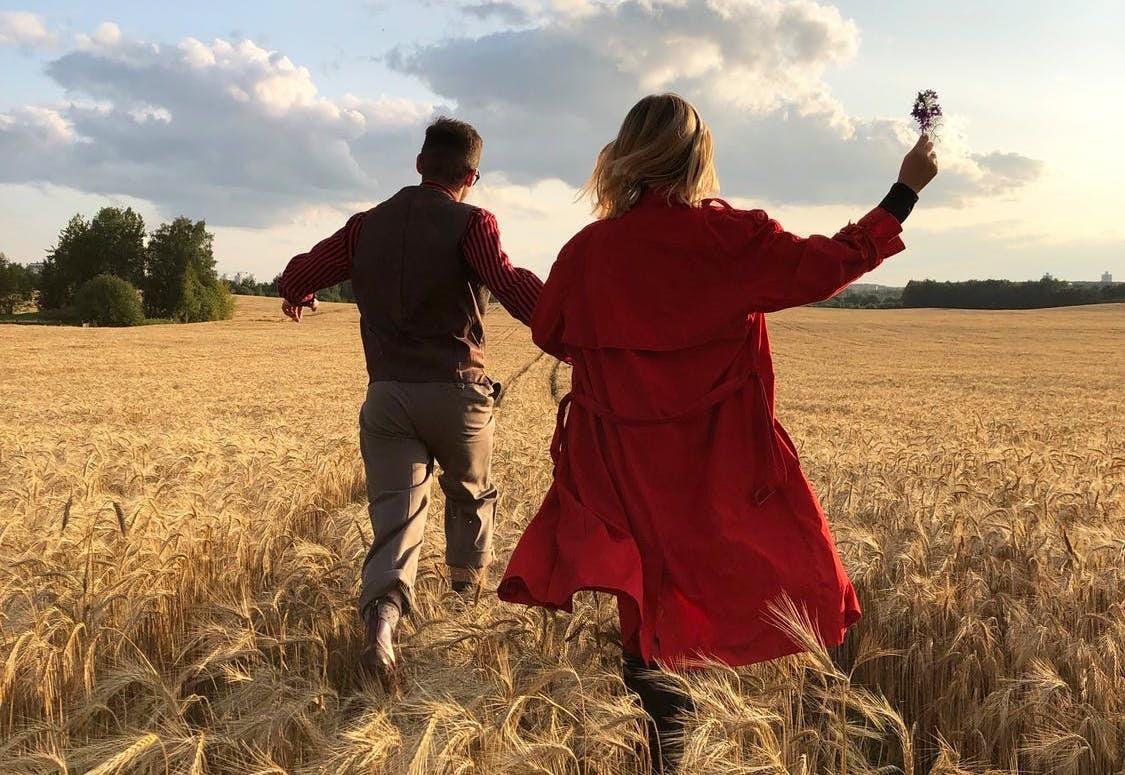 真切而深沉的思念,听卢广仲温柔献唱《刻在我心底的名字》:有种爱,是永远将你安放在心底 内容图2 女神网-大潮社TV实时追踪属于女人新资讯的综合网站! image003