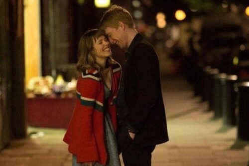 英式浪漫的温情喜剧。《真爱每一天》：“竭尽所能地把握生活，享受非凡人生的平凡生活。”