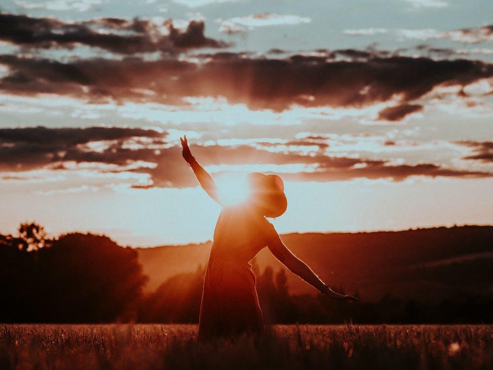 回首走过的时光,毕书尽《念念不忘》:所有回忆都是养分,我们不断吸收与释放,因而有了成长 内容图2 女神网-大潮社TV实时追踪属于女人新资讯的综合网站! 回首走过的时光,毕书尽《念念不忘》:所有回忆都是养分,我们不断吸收与释放,因而有了成长 影视娱乐 图2张