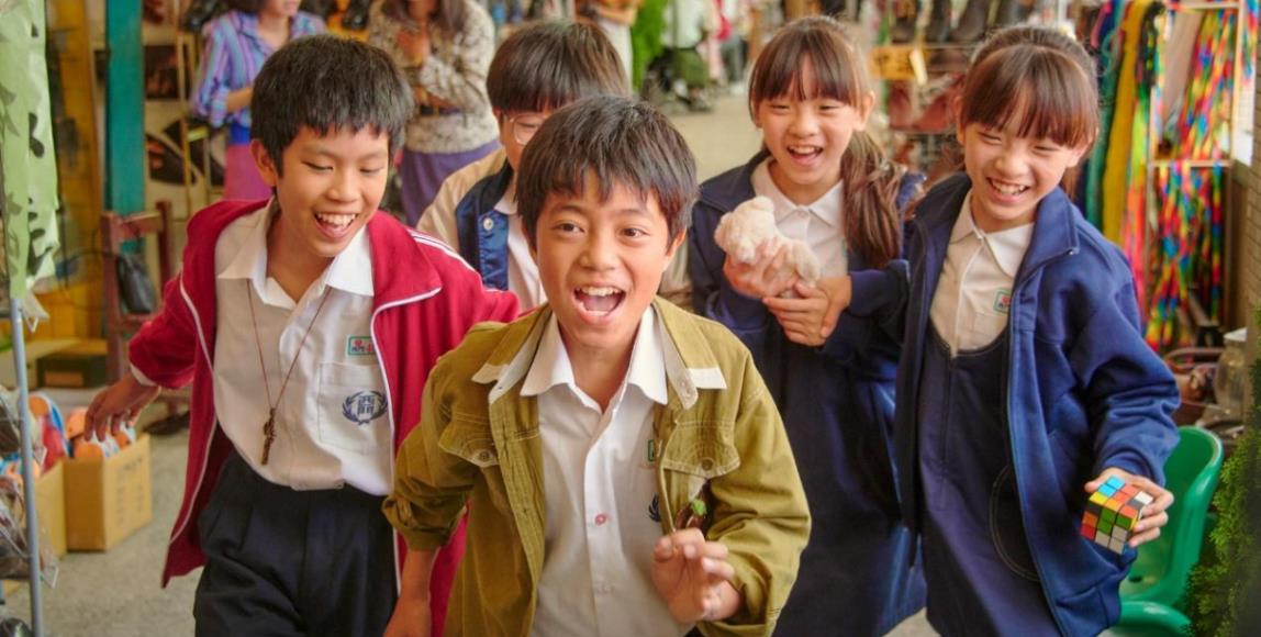 中华商场风华再现。《天桥上的魔术师》:消失了才会记得曾经拥有,原来消失才是真正的存在 内容图1 女神网-大潮社TV实时追踪属于女人新资讯的综合网站! 中华商场风华再现。《天桥上的魔术师》:消失了才会记得曾经拥有,原来消失才是真正的存在 影视娱乐 图1张