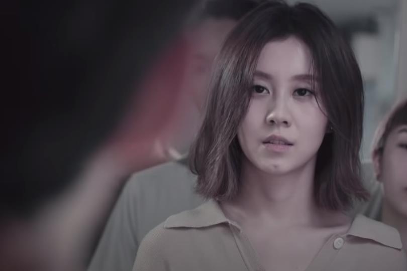 简单的最深刻。听白安《白色》刻划爱情:爱是看见你的丑陋和不堪,却仍然愿意紧抱你 内容图2 女神网-大潮社TV实时追踪属于女人新资讯的综合网站! 简单的最深刻。听白安《白色》刻划爱情:爱是看见你的丑陋和不堪,却仍然愿意紧抱你 影视娱乐 图2张