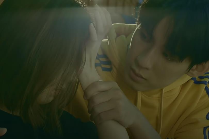 简单的最深刻。听白安《白色》刻划爱情:爱是看见你的丑陋和不堪,却仍然愿意紧抱你 内容图3 女神网-大潮社TV实时追踪属于女人新资讯的综合网站! 简单的最深刻。听白安《白色》刻划爱情:爱是看见你的丑陋和不堪,却仍然愿意紧抱你 影视娱乐 图3张