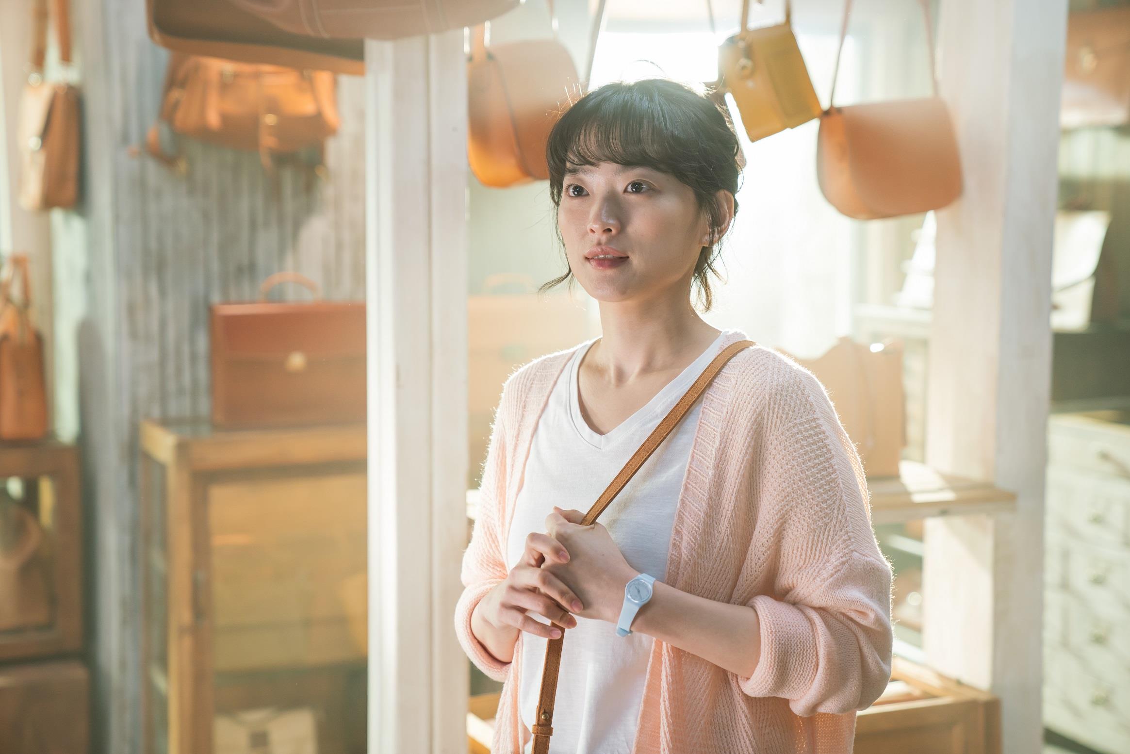 韩国开片票房冠军!姜河那 x 千玗嬉 《如果雨之后》:一段关于等待的故事,演绎青春浪漫手写情缘 内容图2 女神网-大潮社TV实时追踪属于女人新资讯的综合网站! 韩国开片票房冠军!姜河那 x 千玗嬉 《如果雨之后》:一段关于等待的故事,演绎青春浪漫手写情缘 影视娱乐 图2张