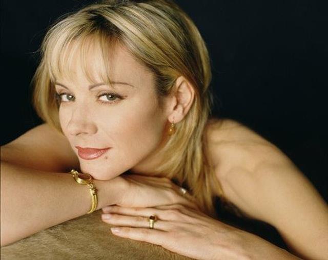 《欲望城市》续集独缺性感欲女 Samantha 3 次离婚、64 岁的她爱得甜蜜:“只愿花时间在值得的事上” 内容图3 女神网-大潮社TV实时追踪属于女人新资讯的综合网站! 《欲望城市》续集独缺性感欲女 Samantha 3 次离婚、64 岁的她爱得甜蜜:“只愿花时间在值得的事上” 影视娱乐 图3张