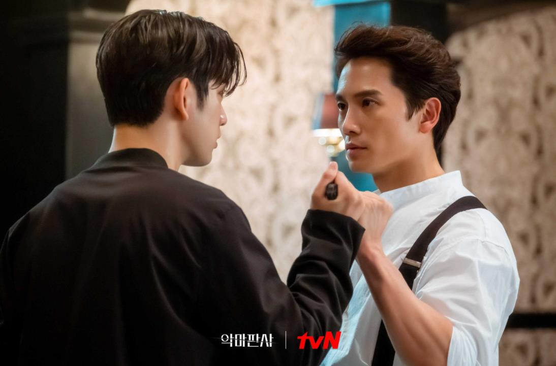 池晟、GOT7 珍荣双主演。《恶魔法官》:黑暗烧脑的痛快复仇剧,不得不错过的两大亮点! 内容图2 女神网-大潮社TV实时追踪属于女人新资讯的综合网站! 池晟、GOT7 珍荣双主演。《恶魔法官》:黑暗烧脑的痛快复仇剧,不得不错过的两大亮点! 影视娱乐 图2张