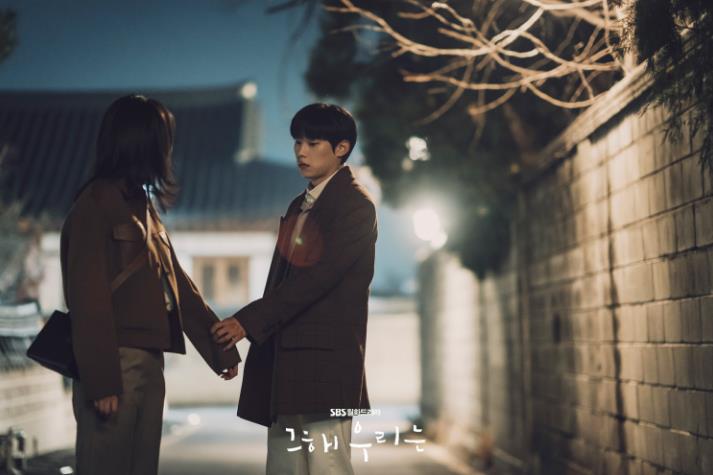 Netflix 霸榜韩剧!《那年,我们的夏天》:清新怡人的浪漫小品,刻下人生中有关于爱的纪录片 内容图4 女神网-大潮社TV实时追踪属于女人新资讯的综合网站! Netflix 霸榜韩剧!《那年,我们的夏天》:清新怡人的浪漫小品,刻下人生中有关于爱的纪录片 影视娱乐 图4张