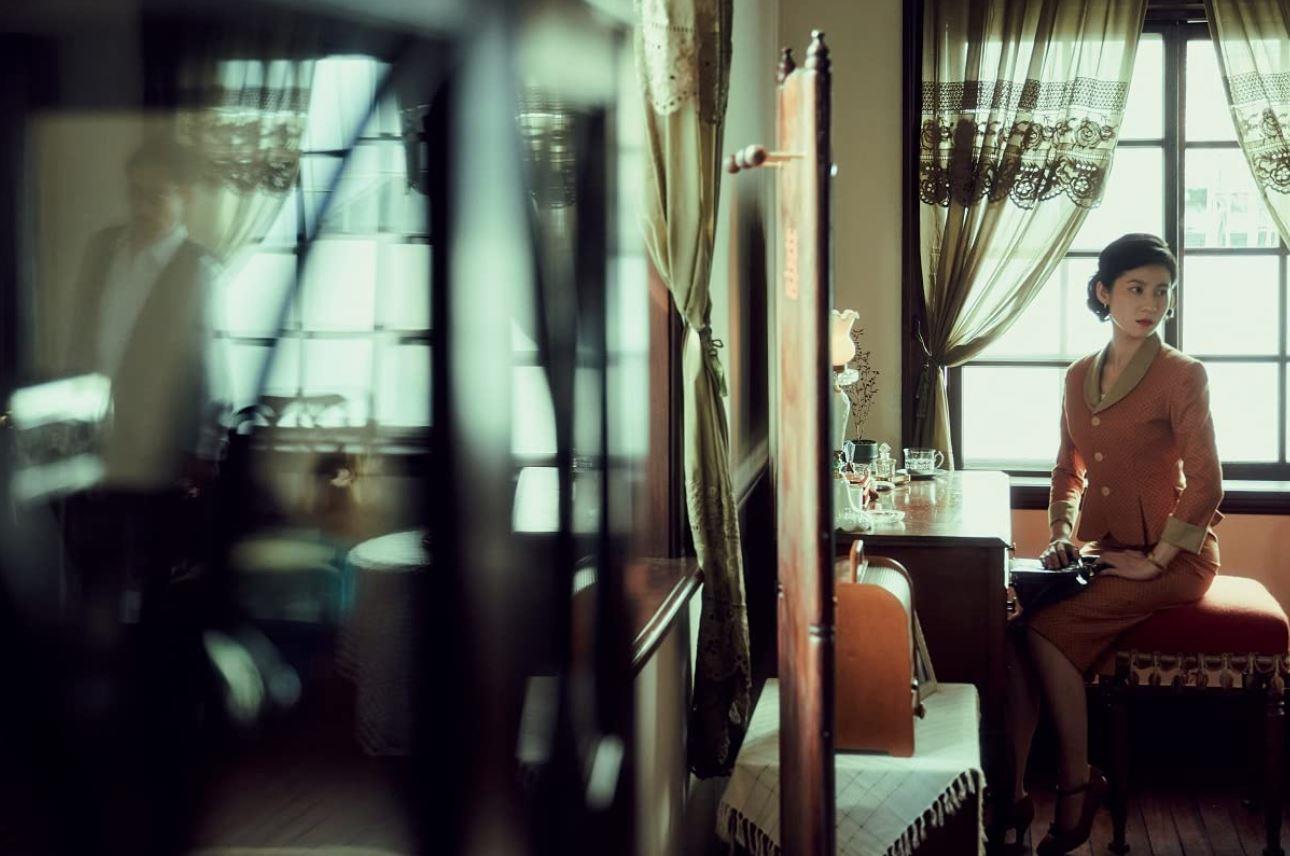 《茶金》“正是伤口让你和别人不同”:在动荡不安的时代,走出自己的芬芳之路 内容图2 女神网-大潮社TV实时追踪属于女人新资讯的综合网站! 《茶金》“正是伤口让你和别人不同”:在动荡不安的时代,走出自己的芬芳之路 影视娱乐 图2张